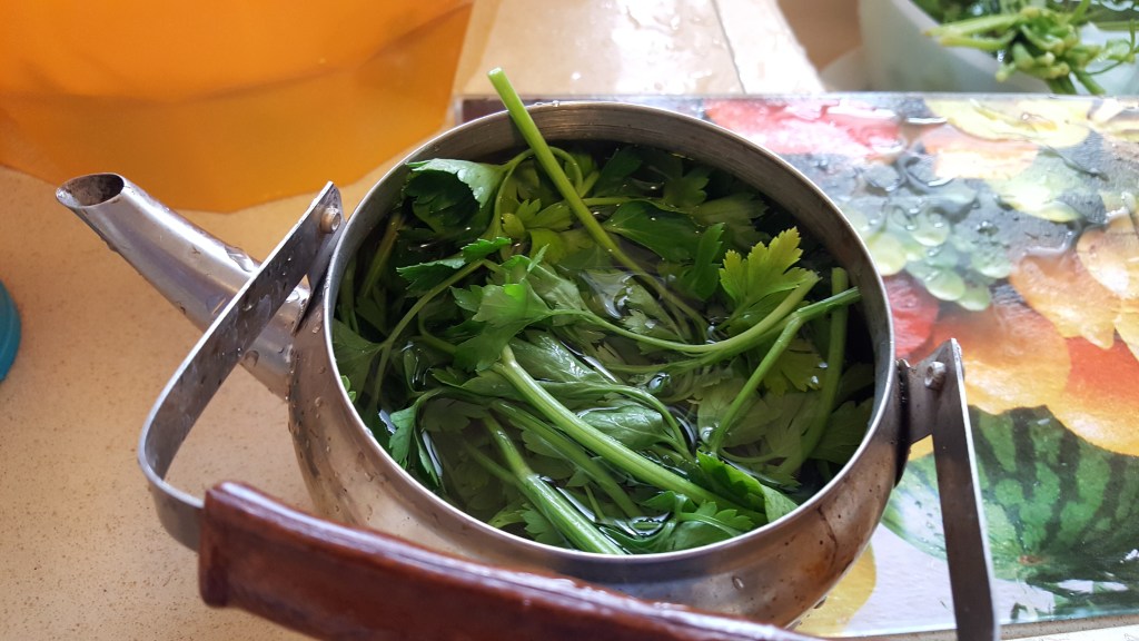 למה להיזהר מפטרוזיליה?