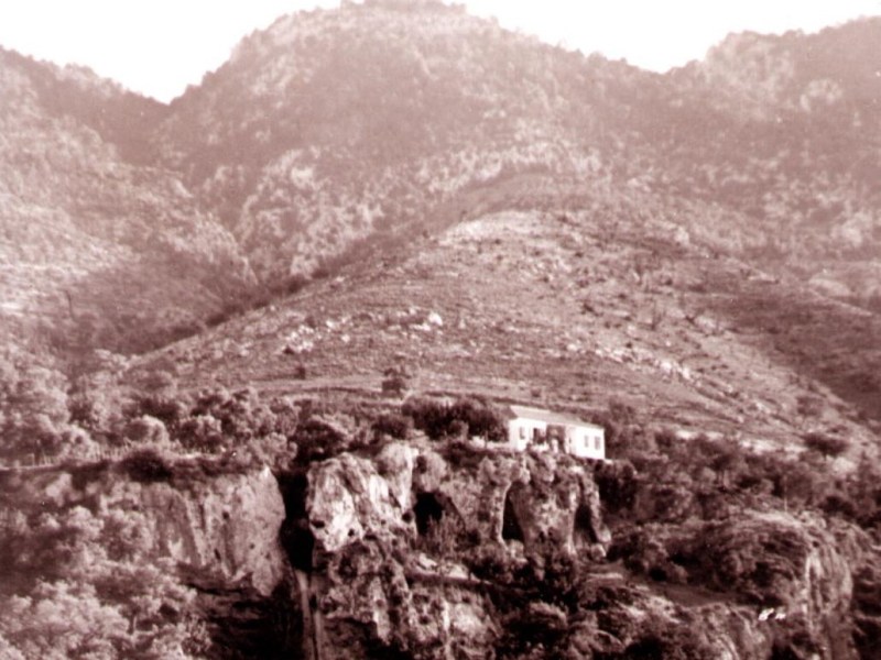 נזיר יהודי שפרש מן הציבור ובנה ביתו על צוק סלע בהרי קירניה,&nbsp;קפריסין