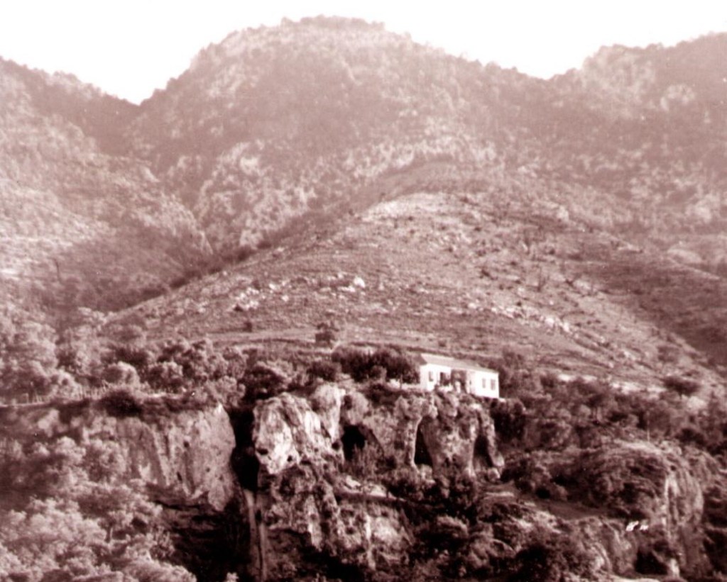 נזיר יהודי שפרש מן הציבור ובנה ביתו על צוק סלע בהרי קירניה,&nbsp;קפריסין